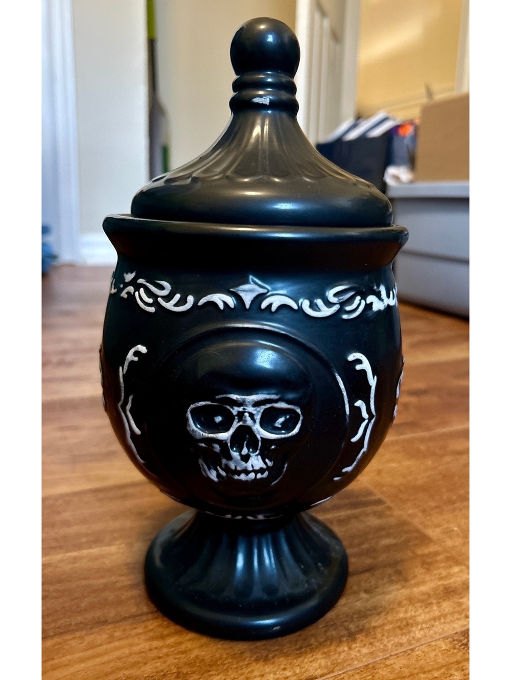 Haunted Manor Black Skull Decorative Jar with Lid